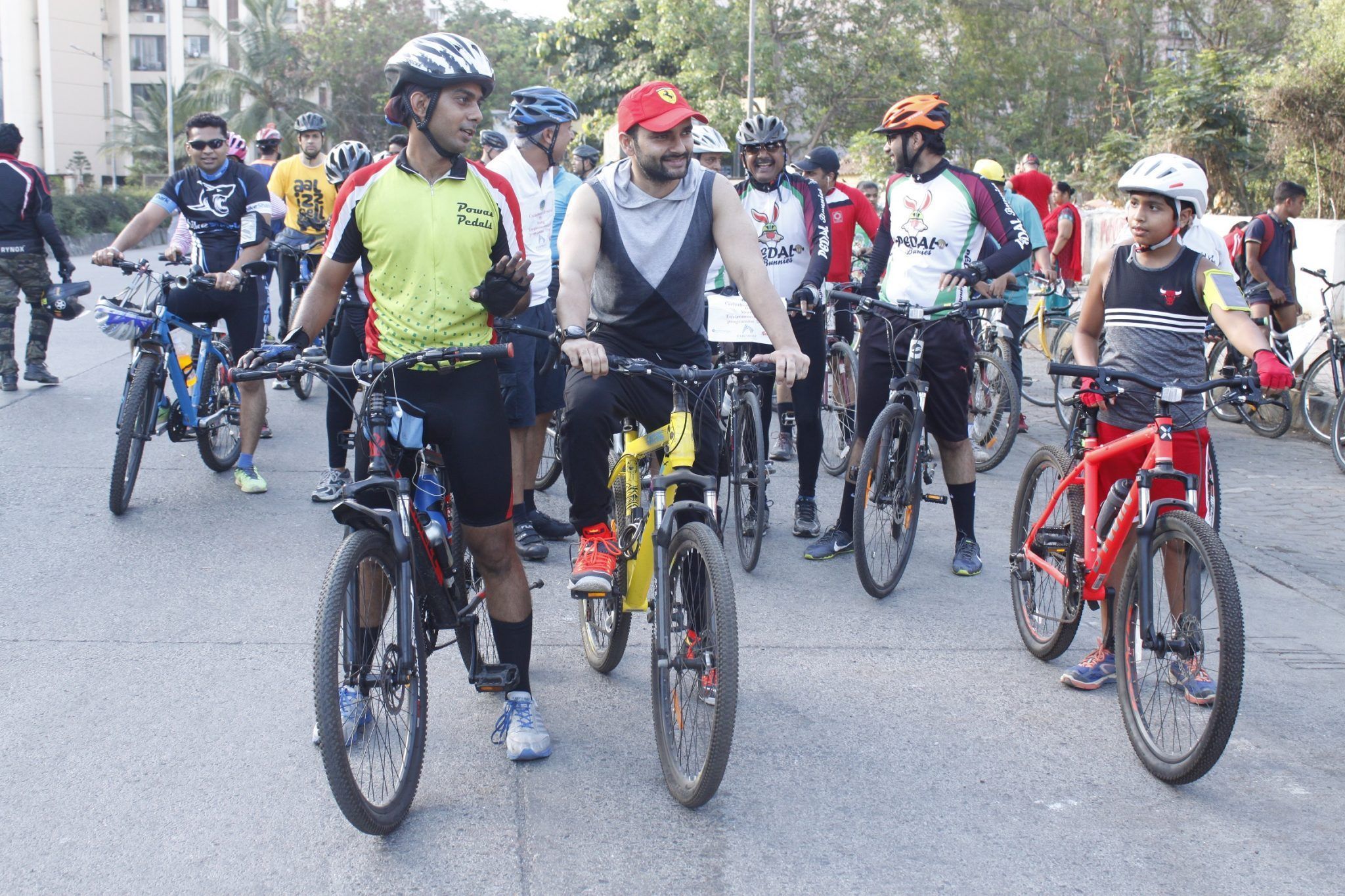 Cyclists of city gather to spread message about water conservation