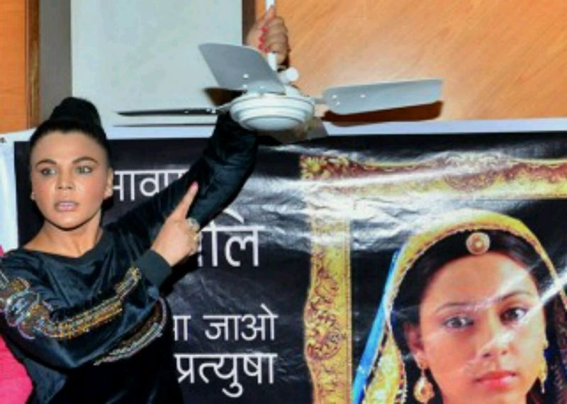 O Jejuz! Rakhi Sawant blames ceiling fans for suicides in country