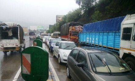 Police to enforce lane discipline at  Mumbai-Pune E-way in month-long drive
