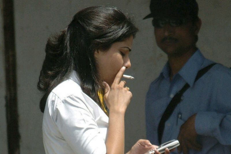 Shortage of cigarettes in market after FDA raids bother smokers in Mumbai