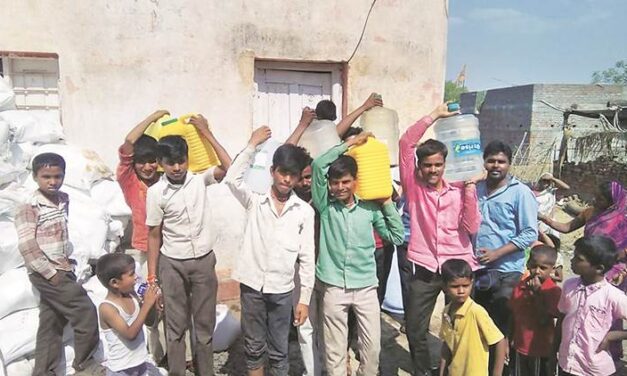 Students go door-to-door in Goregaon to collect water for drought village