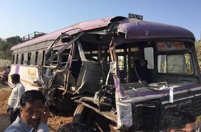Truck travelling from wrong side rams into bus at Vasai, 3 dead