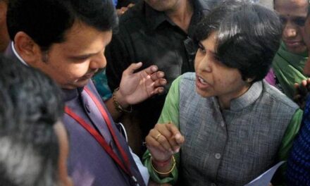 Trupti Desai will be beaten up with chappals if she enters Haji Ali dargah, says Sena leader