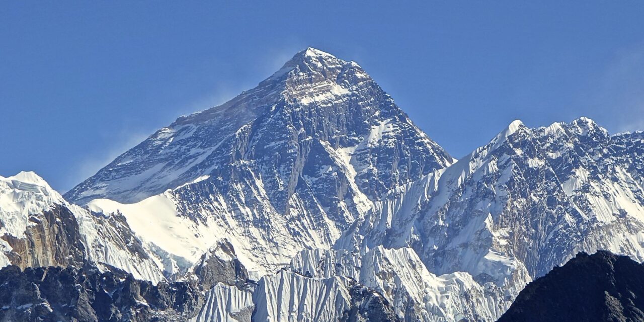 2 Indians go missing, 1 dies on expedition to Mount Everest