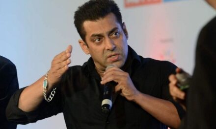 Salman defends Sohail, dares media to question his family in front of him
