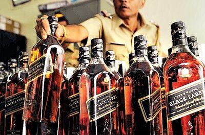Cops catch duty-free liquor worth almost Rs 3 lakh at Kurla