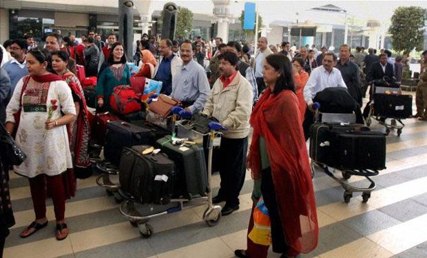 Delhi-bound flight made to land in Mumbai, leaves passengers furious