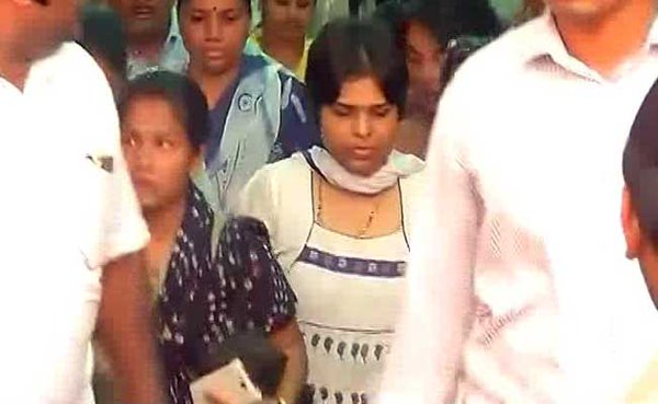 Despite threats of being beaten by chappals, Trupti Desai enters Haji Ali