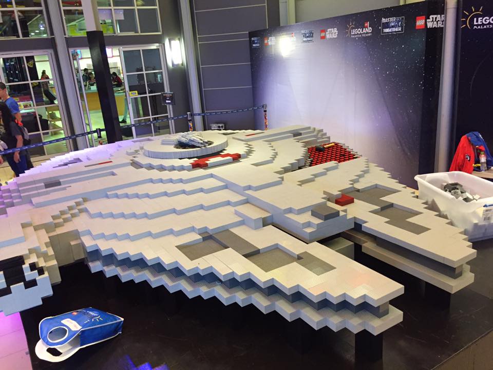 In Pictures: Lego pays tribute to Star Wars by building worlds largest Millennium Falcon 1