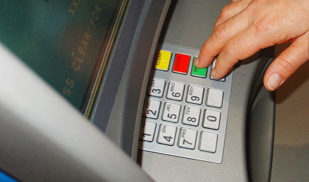 Man tries to break ATM machine at Grant Road, gets nabbed by customers 1