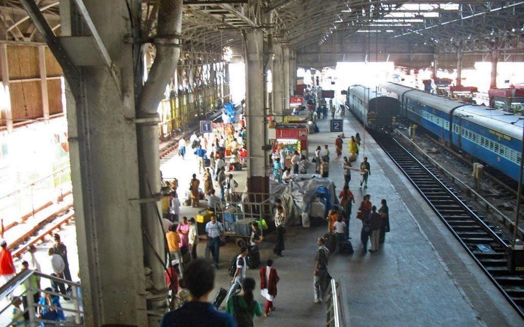 Mumbai railway police wants to end the ‘phatka gang’ menace