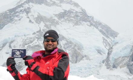 Rafiq Shiakh becomes the first cop in Maharashtra to conquer Mount Everest