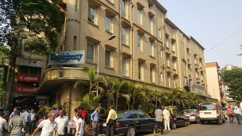 Youth demands Rs 1 crore from Mumbai hotel to ‘not bomb’ them