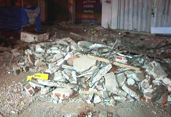 2 die as slab of Matunga building collapses