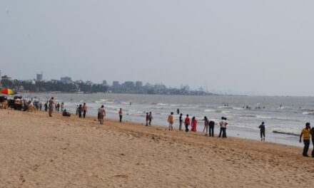 2 youths drown at Juhu beach, 1 rescued