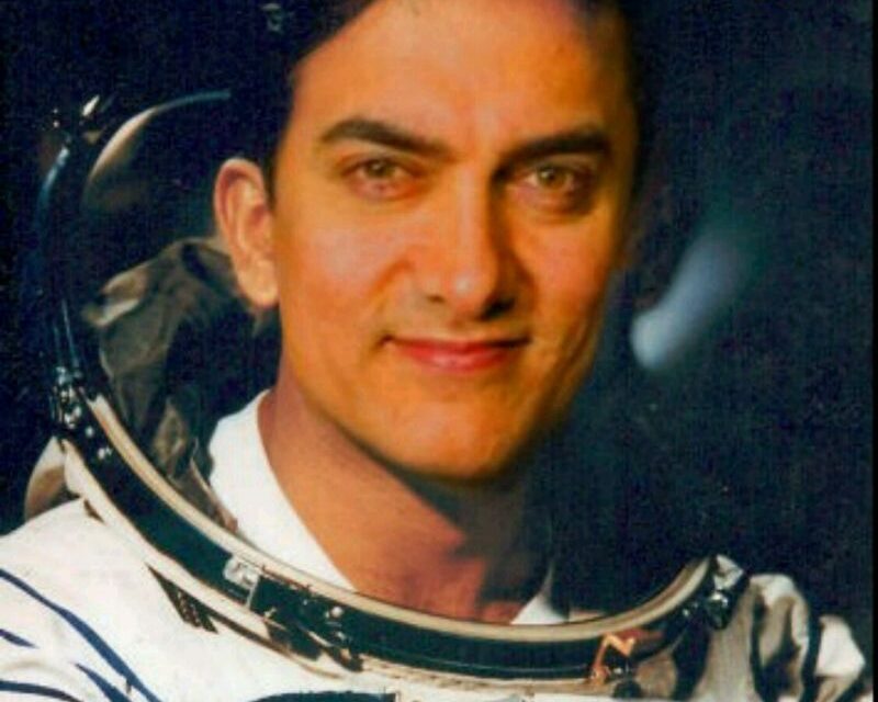 Aamir Khan to go from wrestler to astronaut