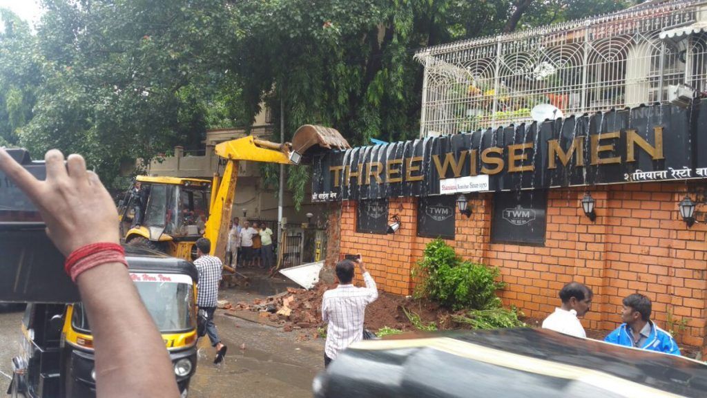 BMC demolishes entrance of popular Santacruz pub