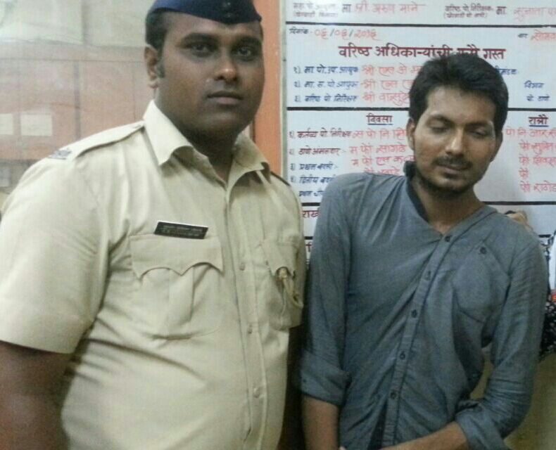 Informer tries to outsmart Kherwadi police, gets arrested