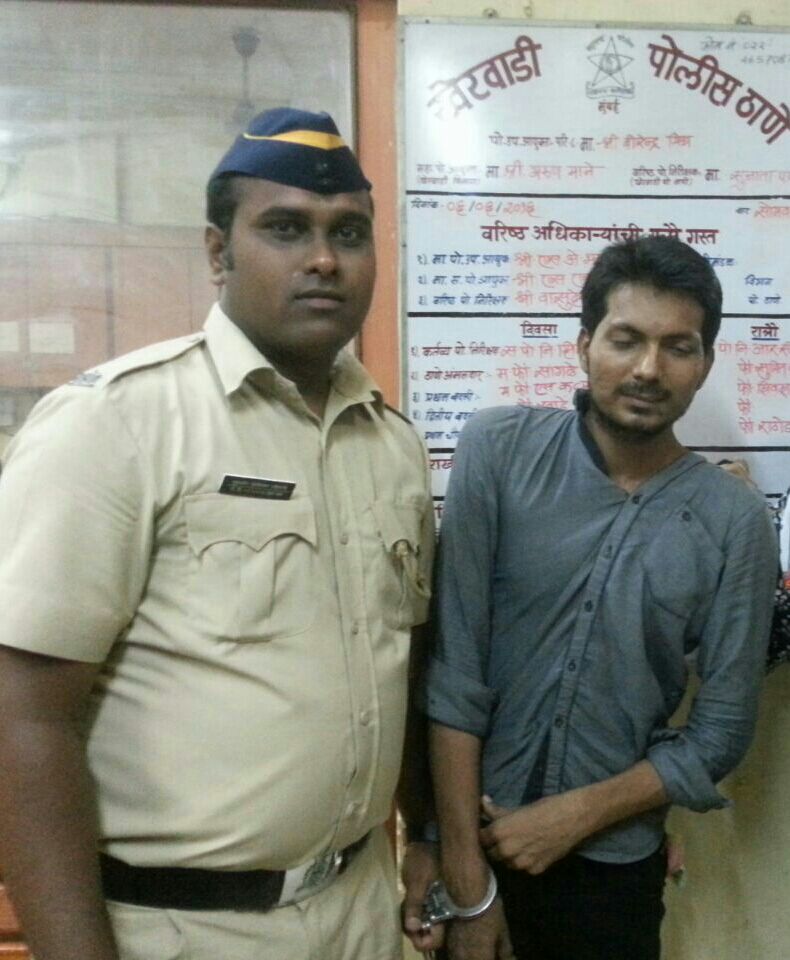 Informer tries to outsmart Kherwadi police, gets arrested 1