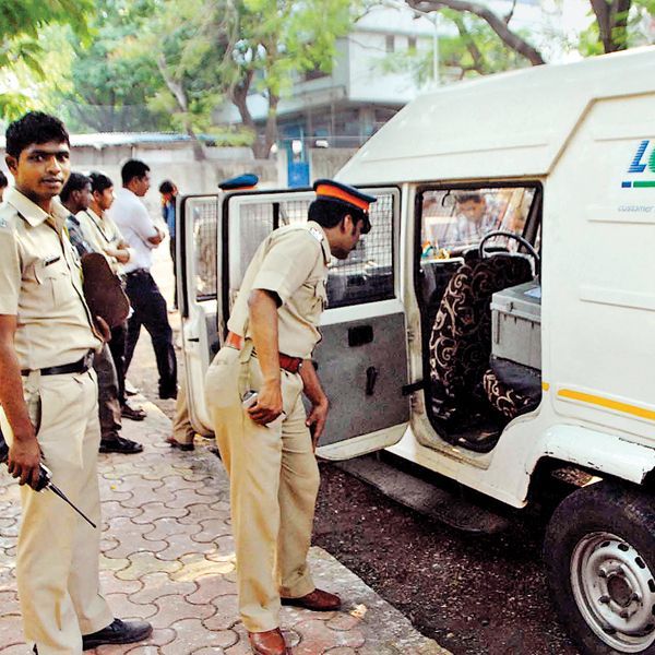 Rs 12 crore looted from an ATM cash van in Thane