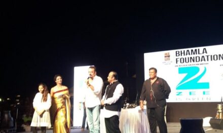 Sanjay Dutt demonstrates an eco-friendly solution he learnt in jail during Bandra event