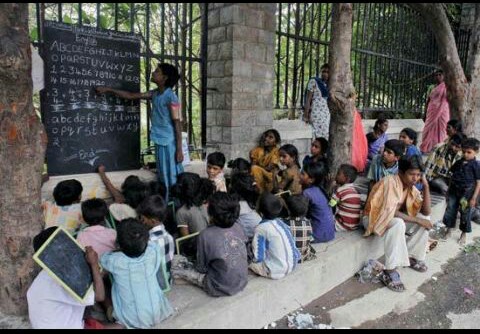 Street children to get free education at Thane's 'traffic signal school' from Monday 1