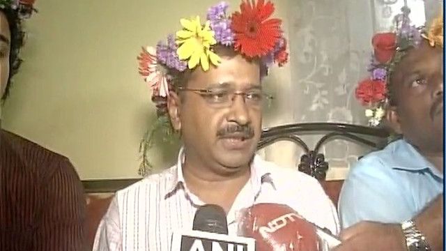 Twitter mocks Kejriwal’s floral tiara
