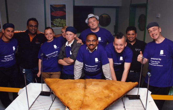 12-member team makes 332 kg samosa for a world record