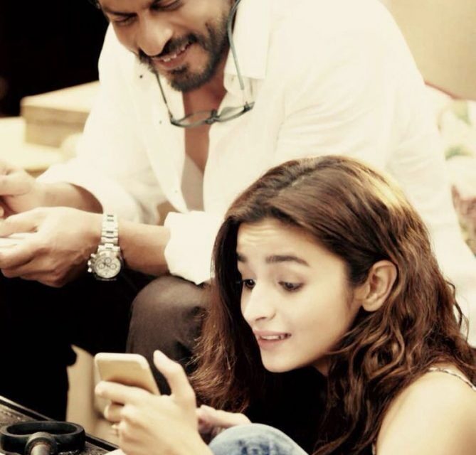 Alia and SRK unveil first look of ‘Dear Zindagi’ during a Twitter chat