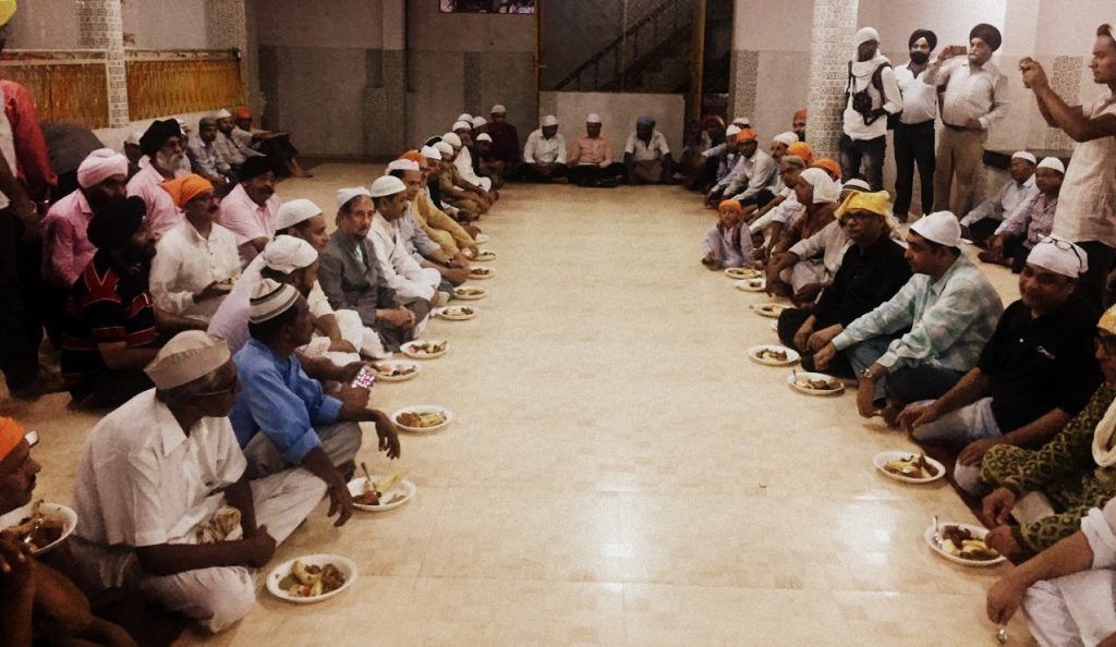 Communal Harmony: Sikh community organises iftar party for their Muslim brothers 1