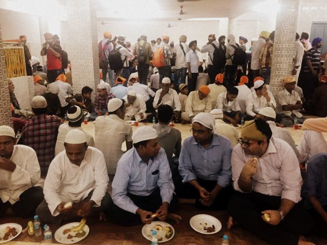 Communal Harmony: Sikh community organises iftar party for their Muslim brothers 2