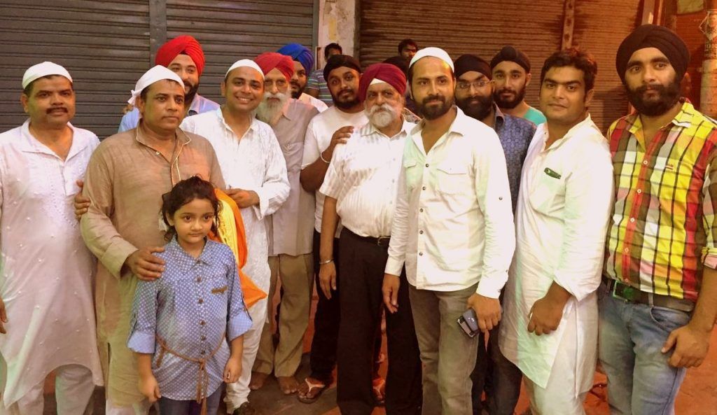 Communal Harmony: Sikh community organises iftar party for their Muslim brothers 3