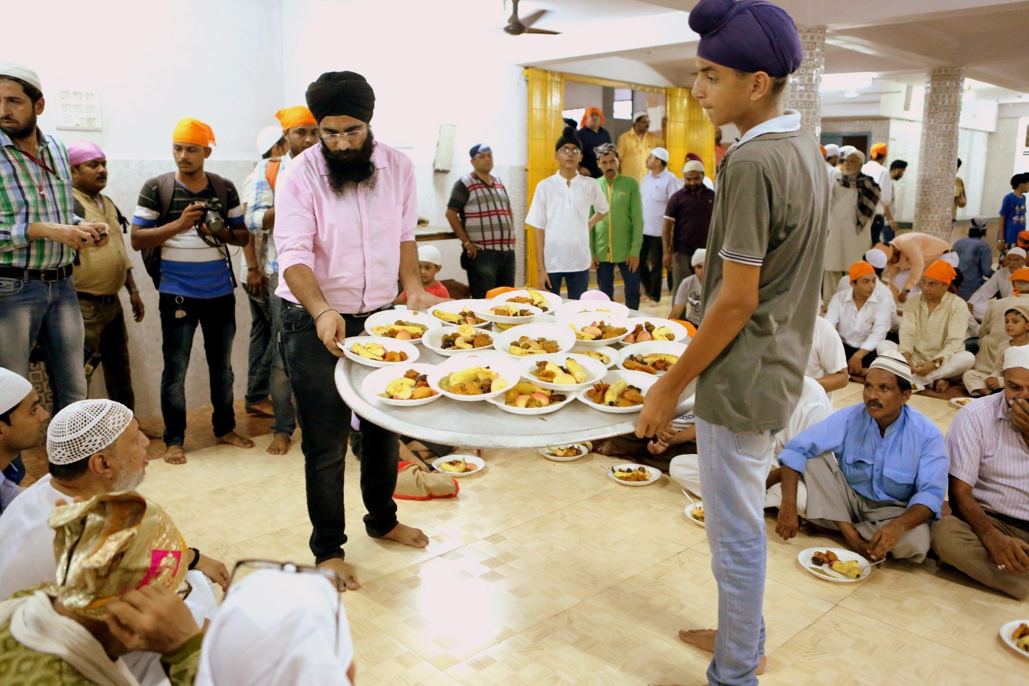 Communal Harmony: Sikh community organises iftar party for their Muslim brothers 7
