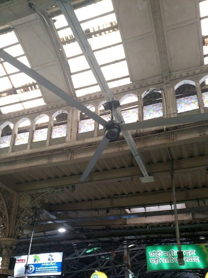 Giant fan costing Rs 3.5 lakh installed at CST station 2