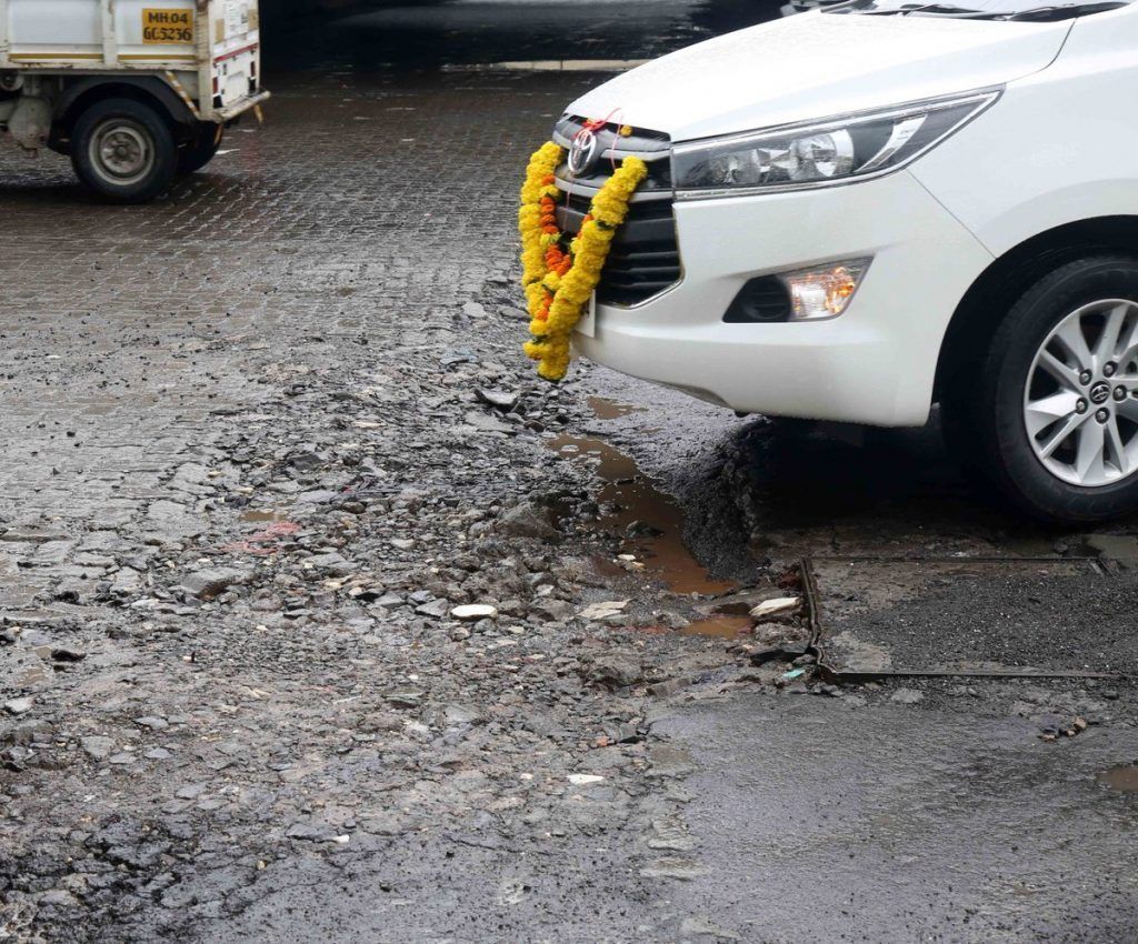 Hey BMC, if you're having trouble here's all the potholes we could find in Mumbai! 10