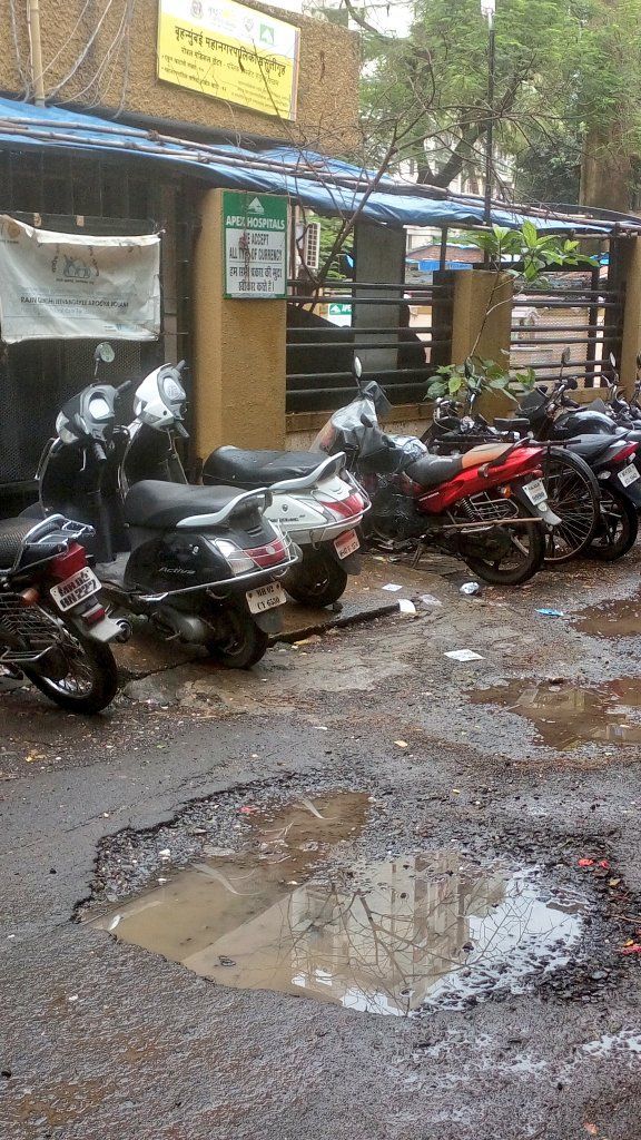 Hey BMC, if you're having trouble here's all the potholes we could find in Mumbai! 1