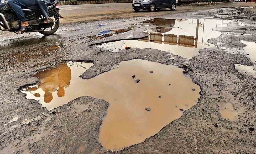 Hey BMC, if you're having trouble here's all the potholes we could find in Mumbai! 5