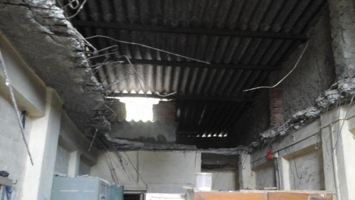 Mira Road family lands in flat below after their flooring collapses