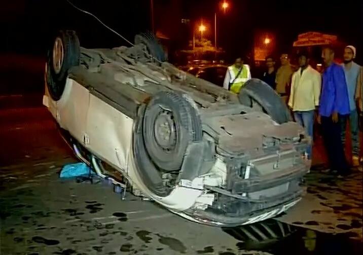 Speeding SUV rams into divider near Chunabhatti, 1 dead