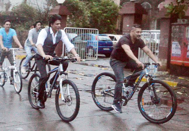 SRK, Salman spotted cycling together on the streets of Bandra