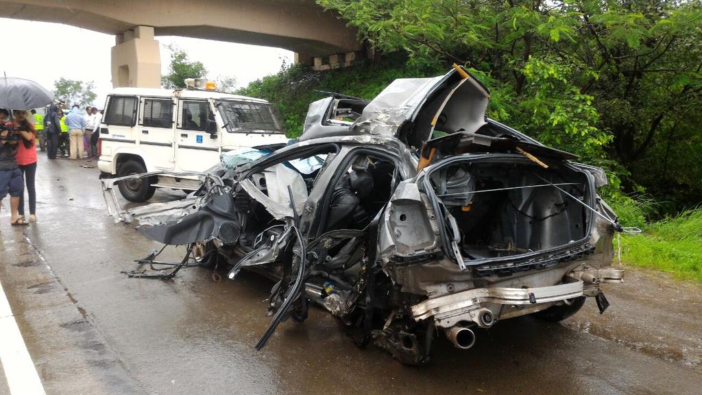 Accident on Mumbai-Pune expressway, 4 dead and 1 injured