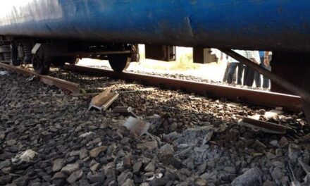 Alert driver applies emergency brake, saves train with 4000 passengers from derailing