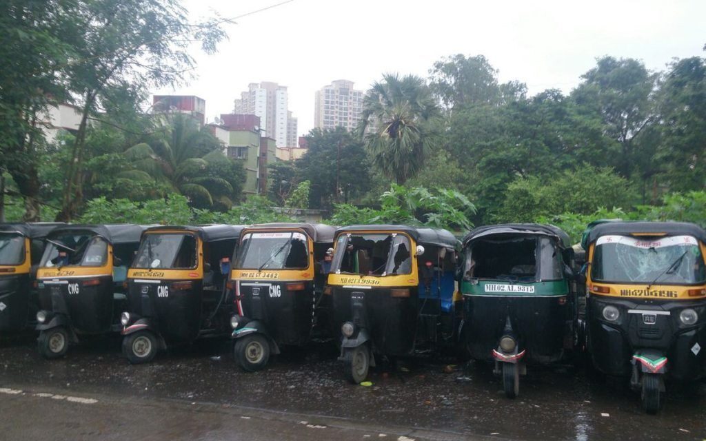 Goregaon resident arrested for smashing windshields of 40 rickshaws over illegal parking dispute