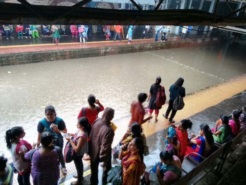 Heavy rains bring Mumbai to a halt on Friday
