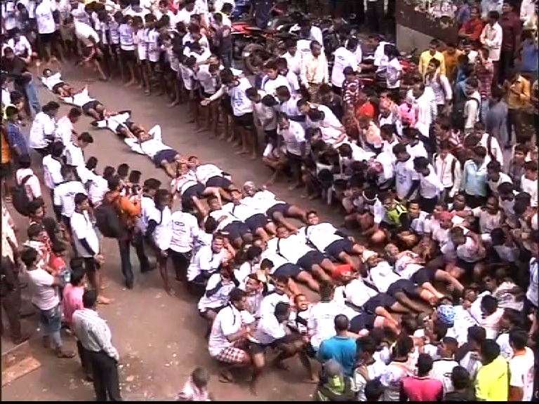 In Pictures: Mumbai govindas take unique approach to protest against SC order