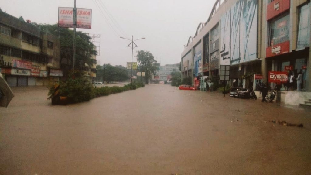 In Pictures: Nashik on high alert after heavy rainfall, social media flooded with imagesIn Pictures: Nashik on high alert after heavy rainfall, social media flooded with images 9