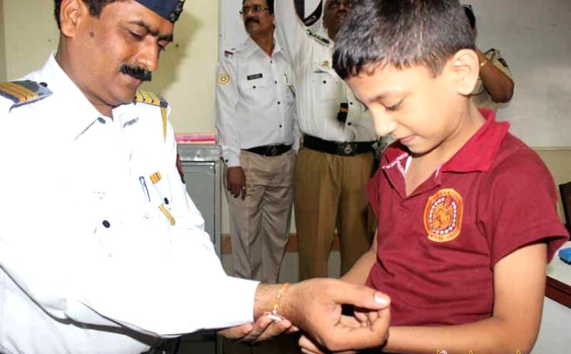 Mumbai cops get a surprise visit from children on the eve of Raksha Bandhan