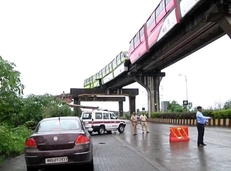 Mumbai Monorail comes to a halt due to technical glitch, passengers evacuated
