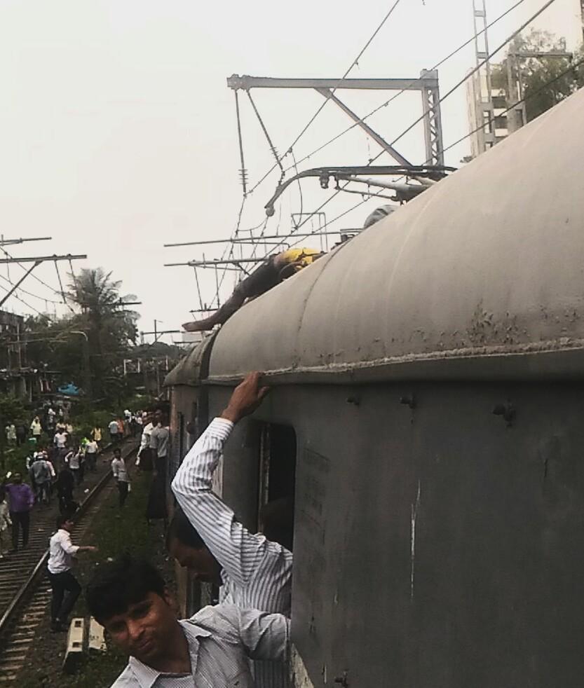 Rooftop commuter electrocuted near GTB station, Harbour line comes to a standstill