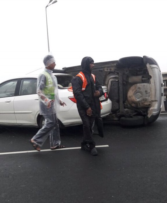 Strong winds lead to an accident on Bandra-Worli sealink, one injured 1